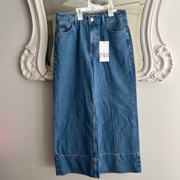 Zara Cropped Jeans - Picture 2 of 2